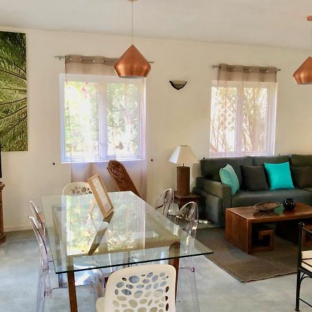 Beachfront Villa In A Beautiful And Secured Complex Flic-en-Flacq エクステリア 写真