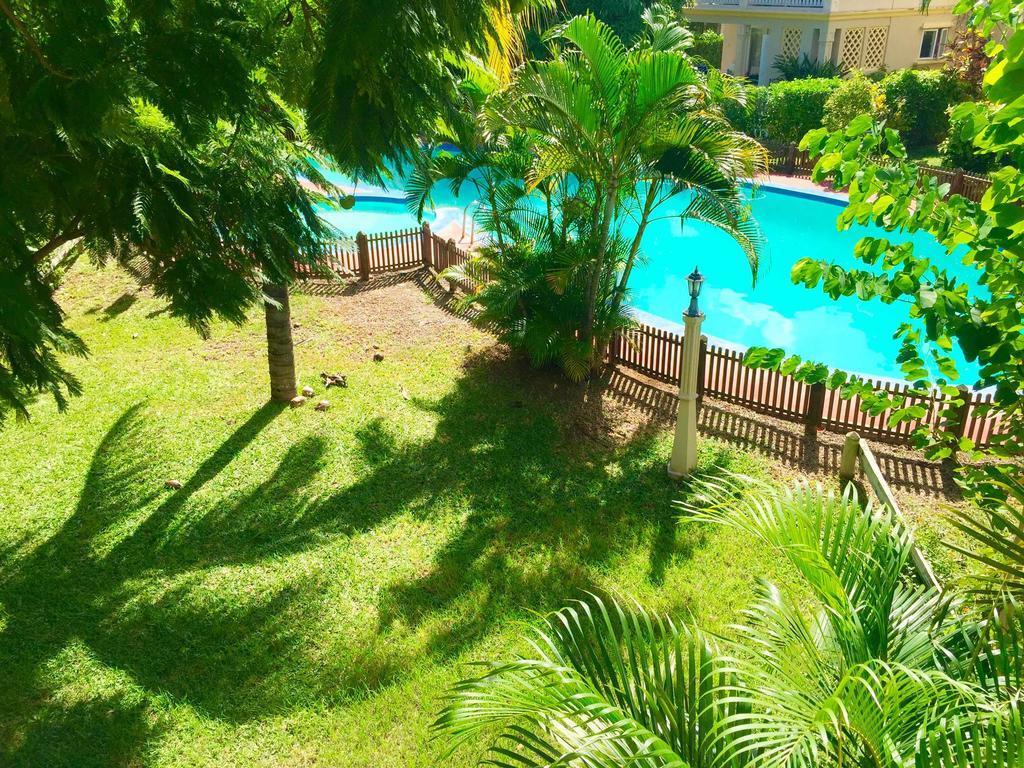Beachfront Villa In A Beautiful And Secured Complex Flic-en-Flacq エクステリア 写真